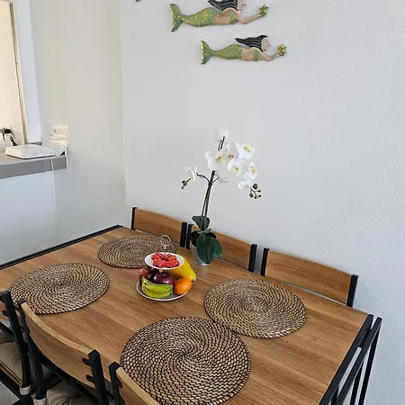 Ocean View Penthouse Apartmán *